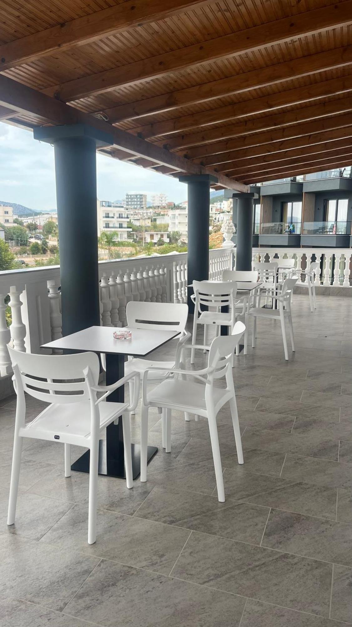Hotel Kreshta *